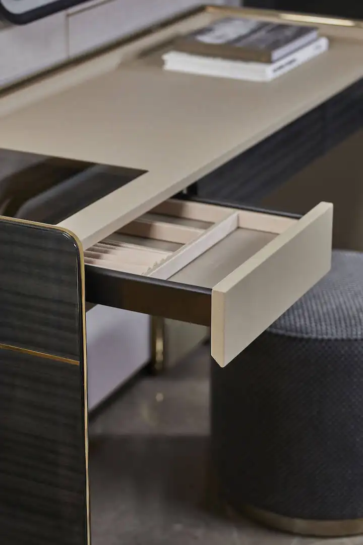 0_Drow Make Up Desk_gallary_images