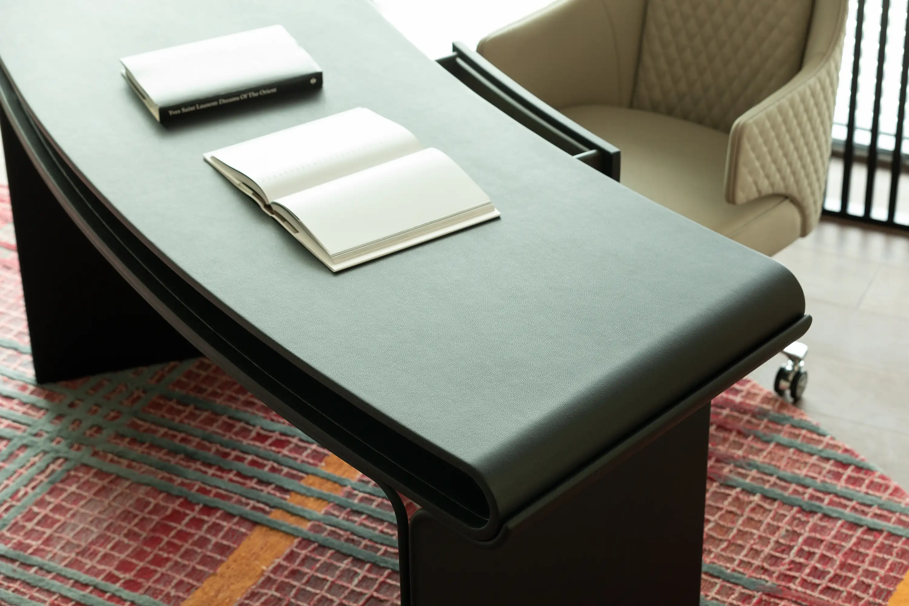 1_Savinelli Desk_gallary_images