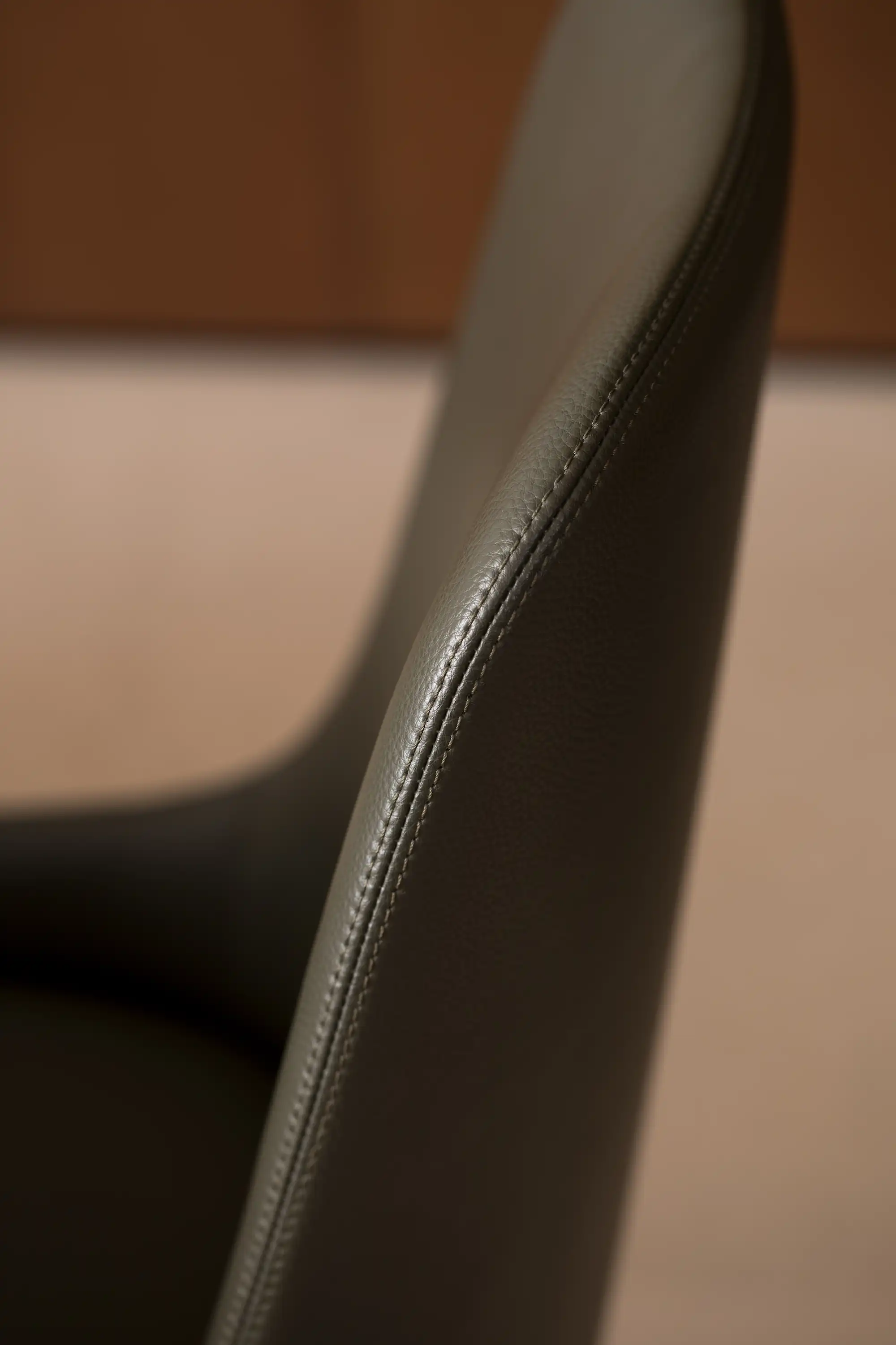 2_Chateau La Mondotte Dining Chairs_gallary_images