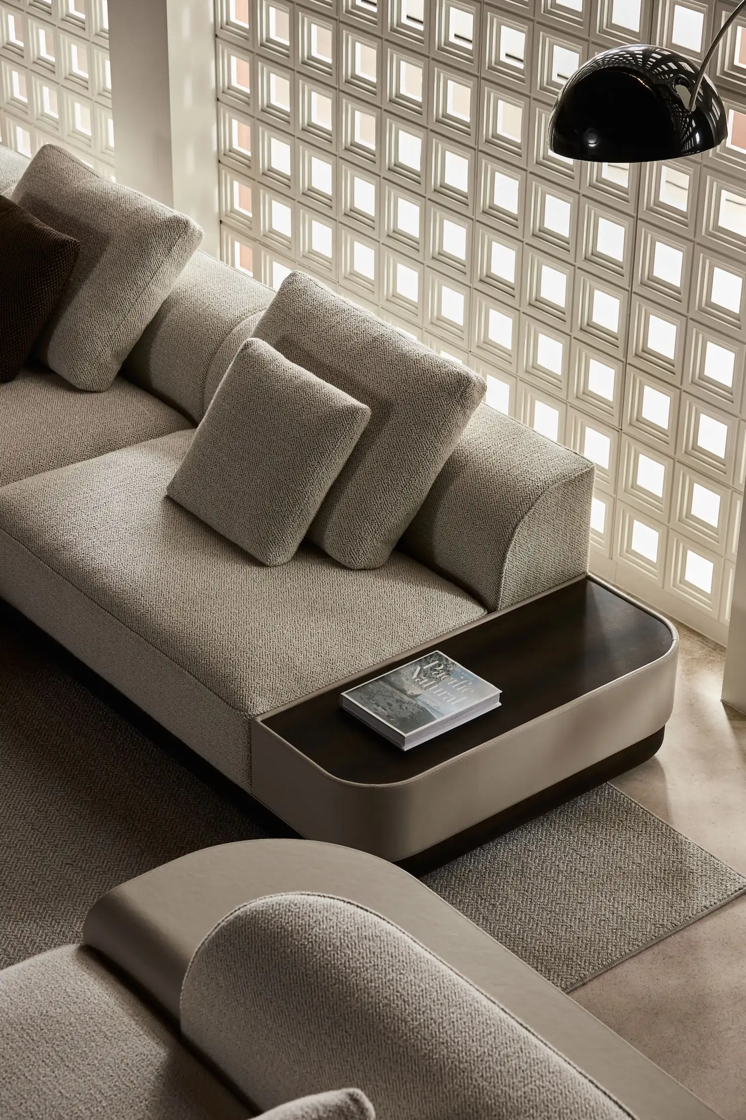 2_Robert Sofa_gallary_images