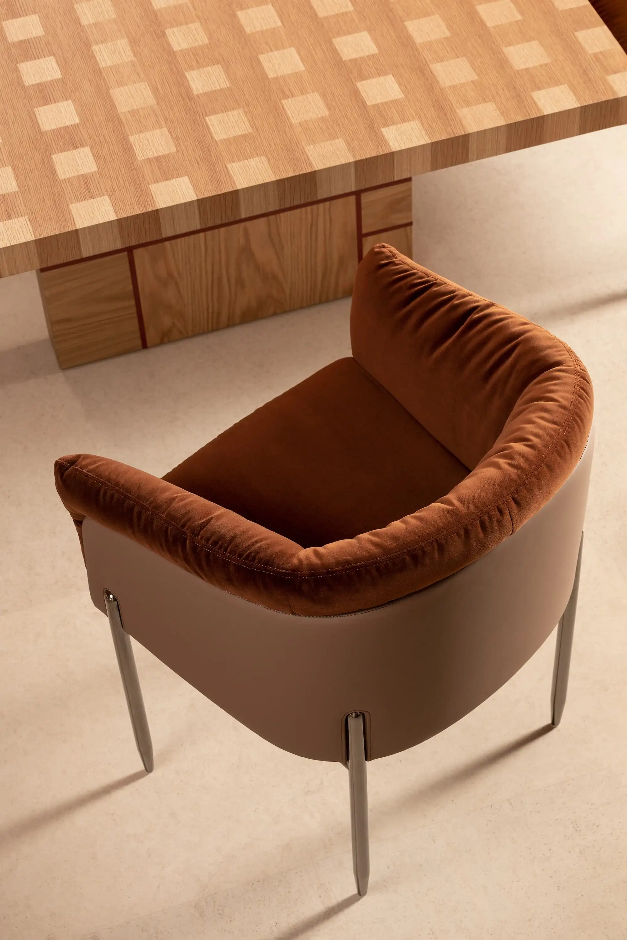 3_Chateau Latour Dining Chair_gallary_images