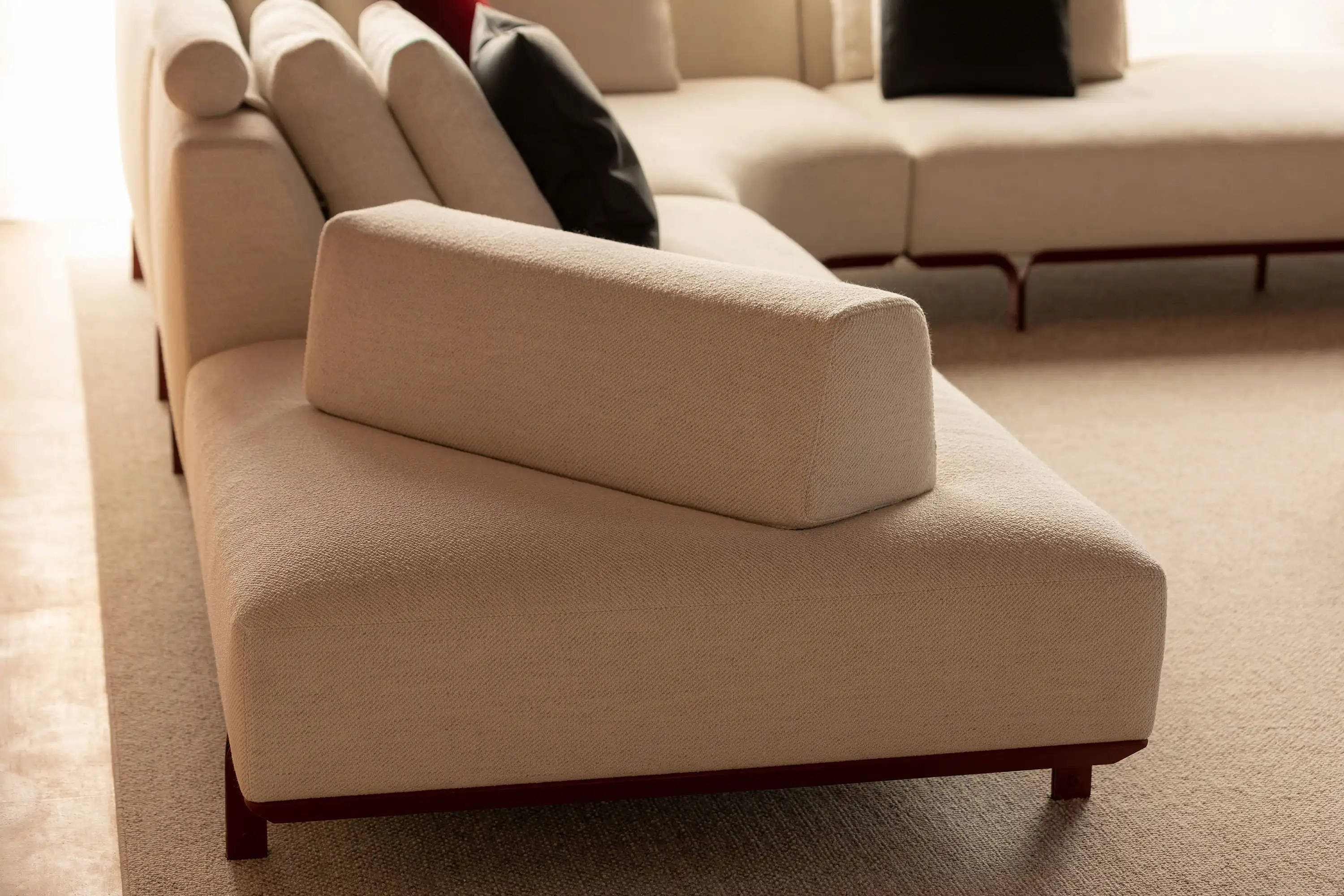 3_Fiennes Sofa_gallary_images
