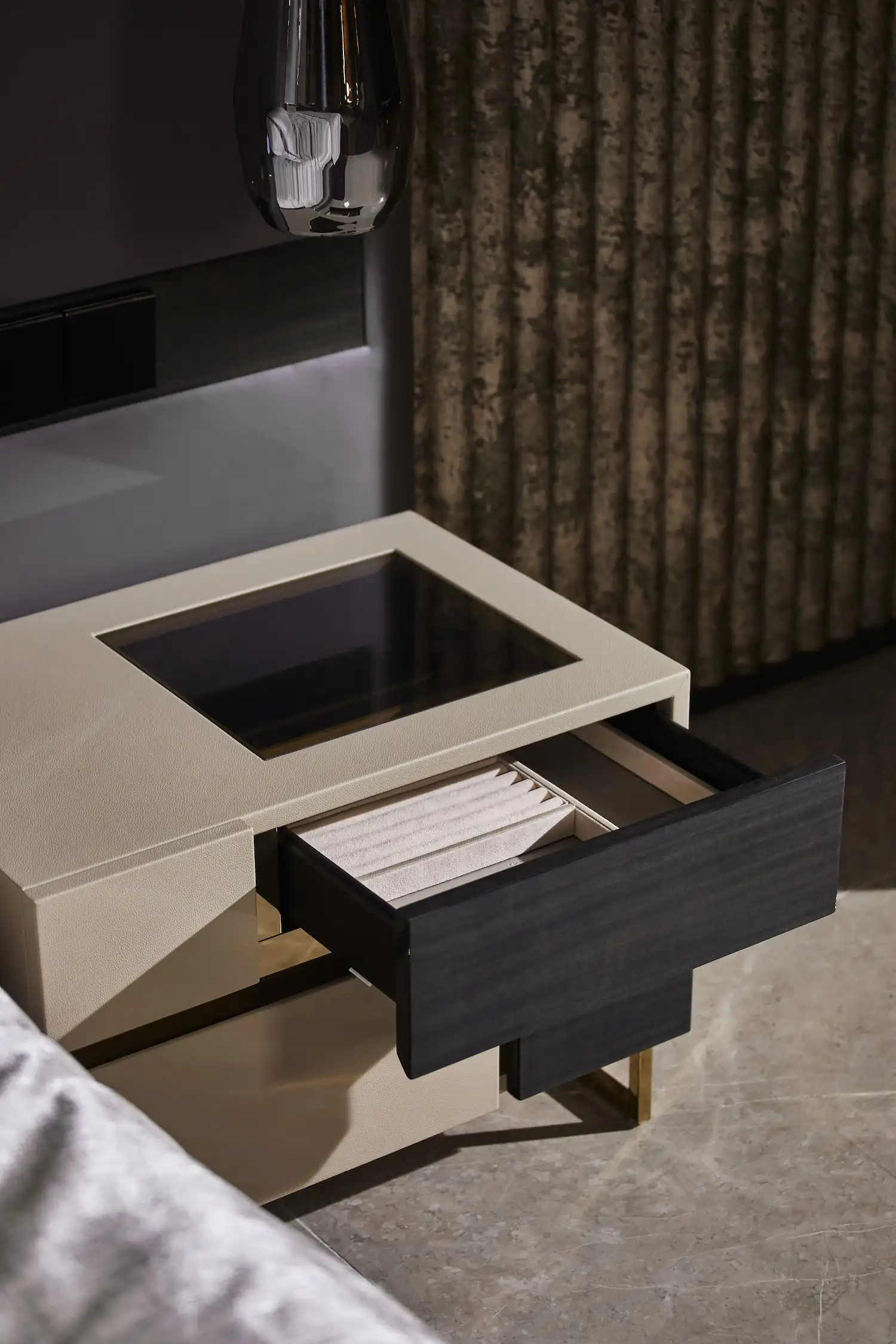 4_Cohiba Nightstand_gallary_images