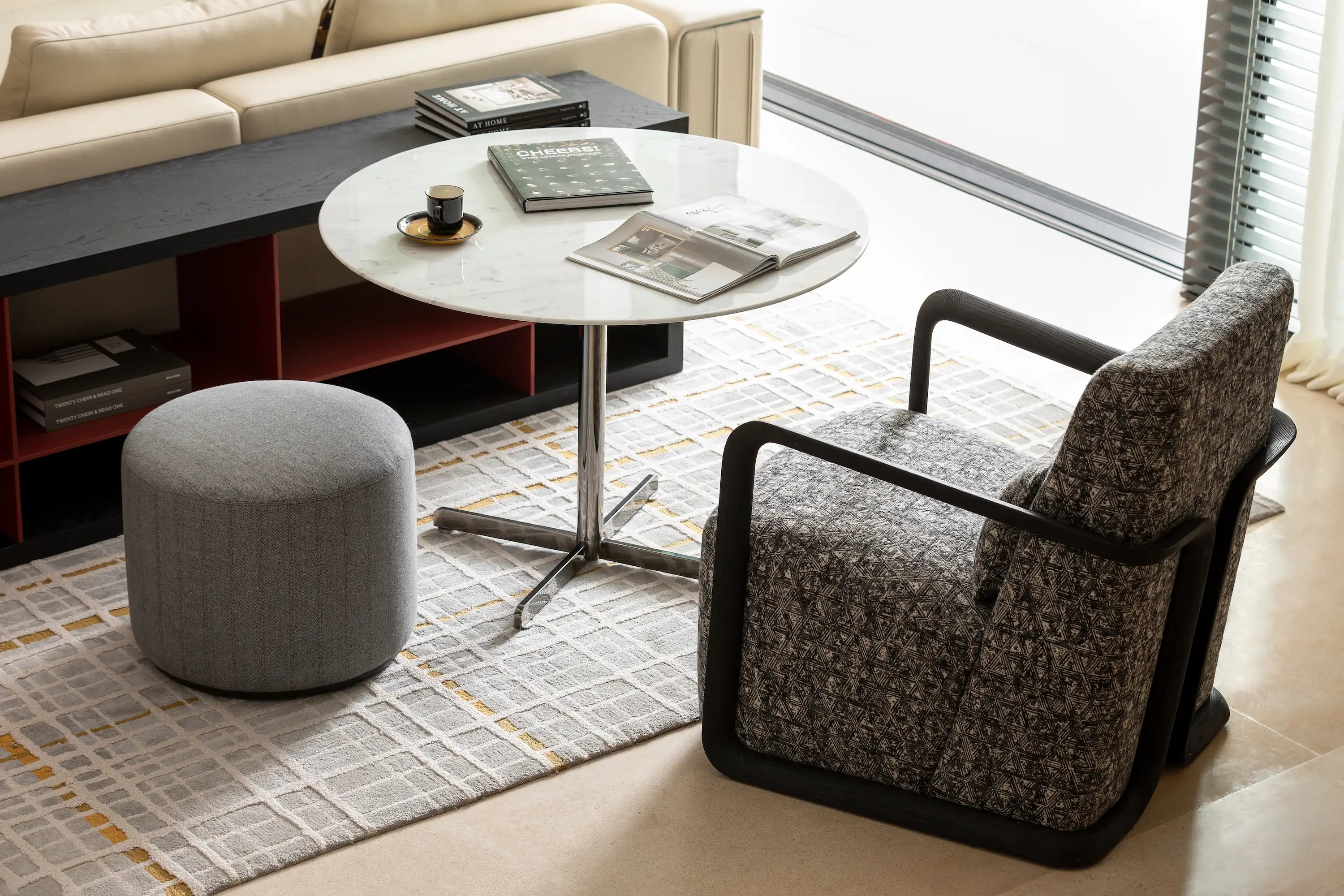 4_Dunhill Make Up Stool_gallary_images