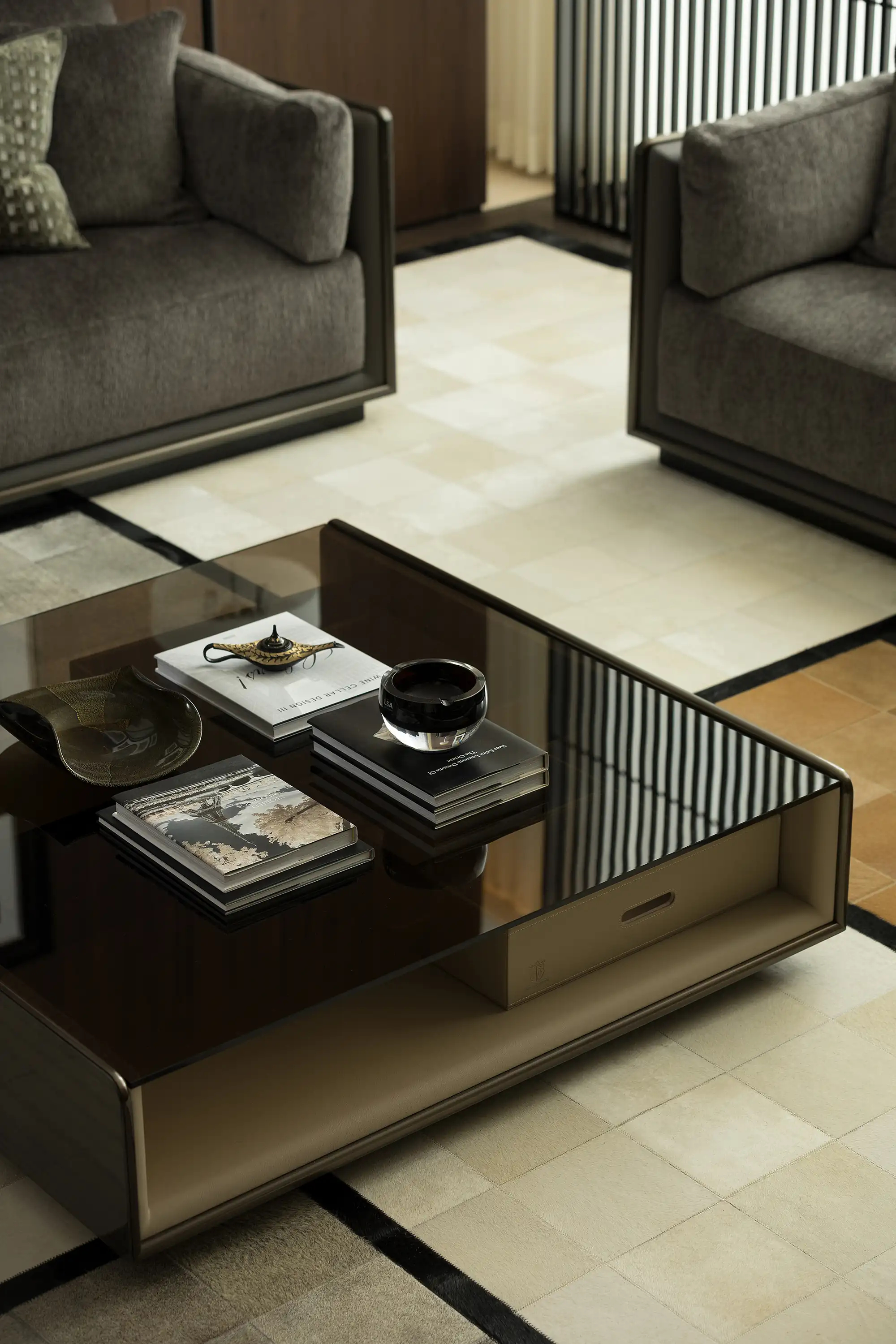 4_Enamel Coffee Table_gallary_images