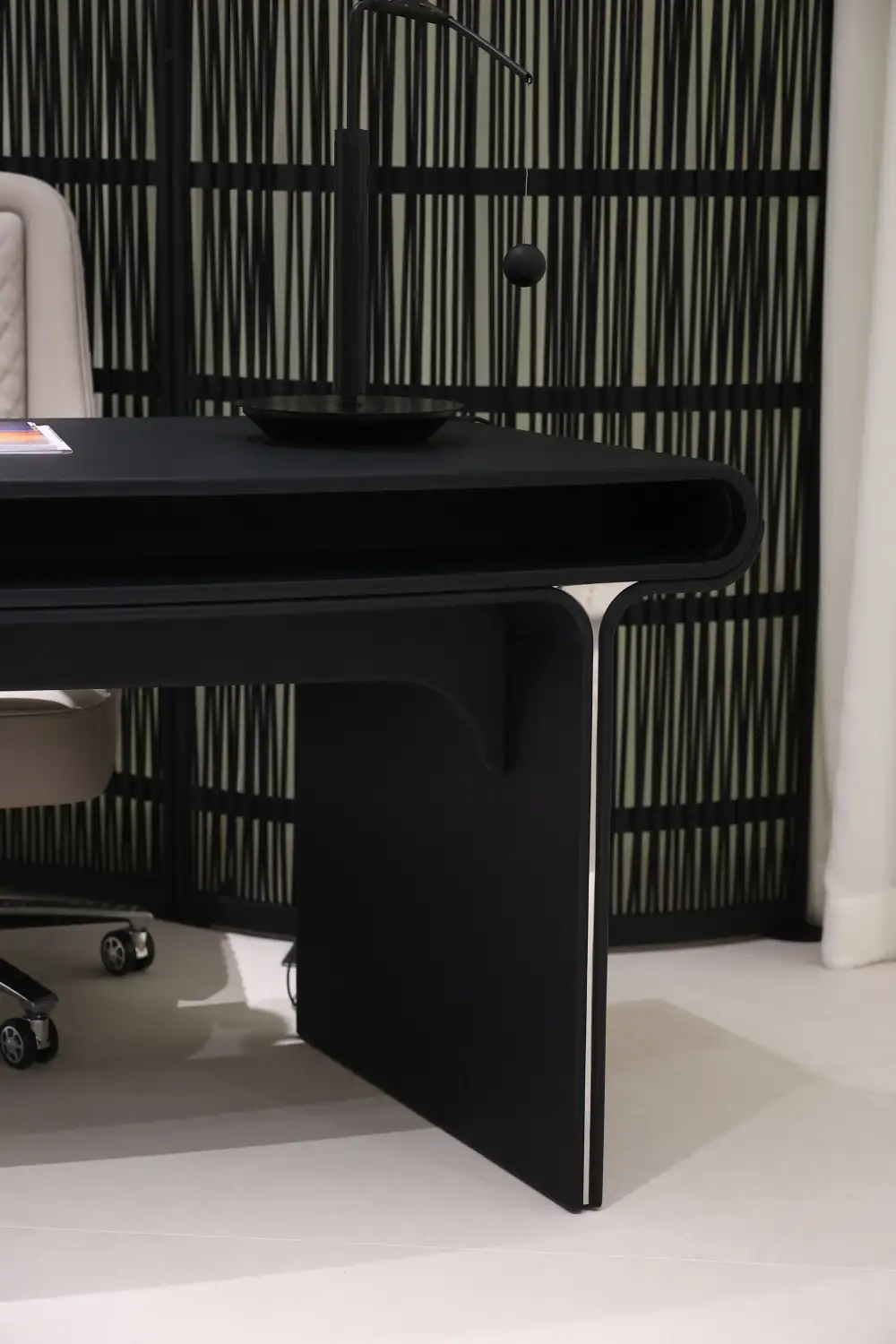 5_Savinelli Desk_gallary_images